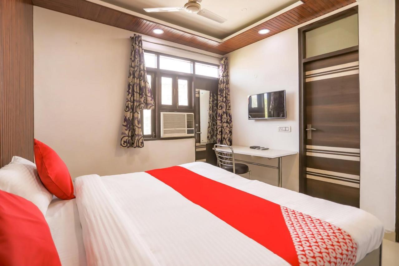 Oyo Jai Palace New Delhi Extérieur photo